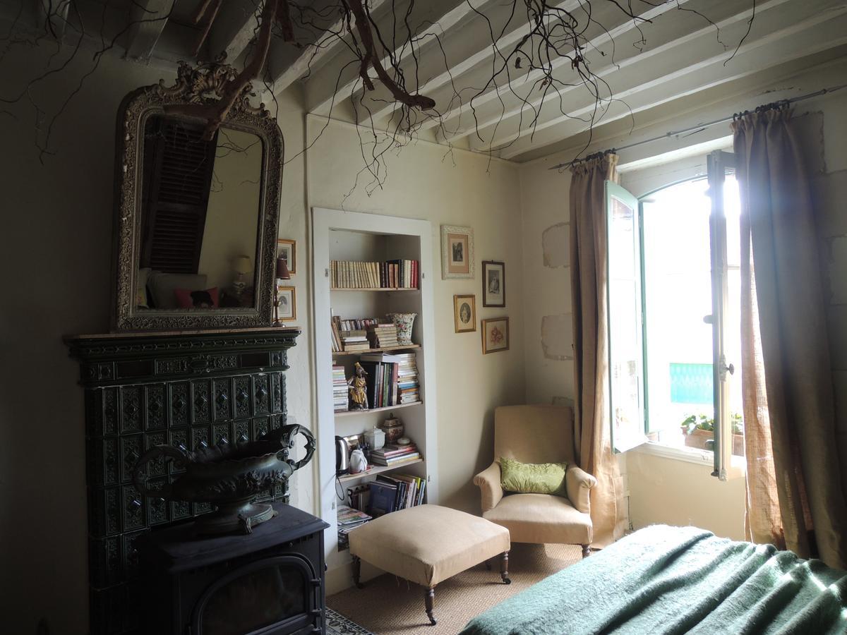 Maison D'Hotes "Les Volets Verts" Et Sa Brocante Ecueille Exterior photo